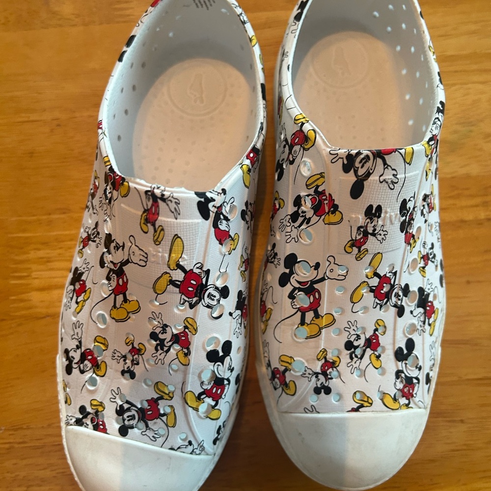 Native Kids Mickey Mouse Shoes - White and Red